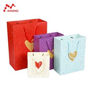 کیسه های حامل کاغذ سفید